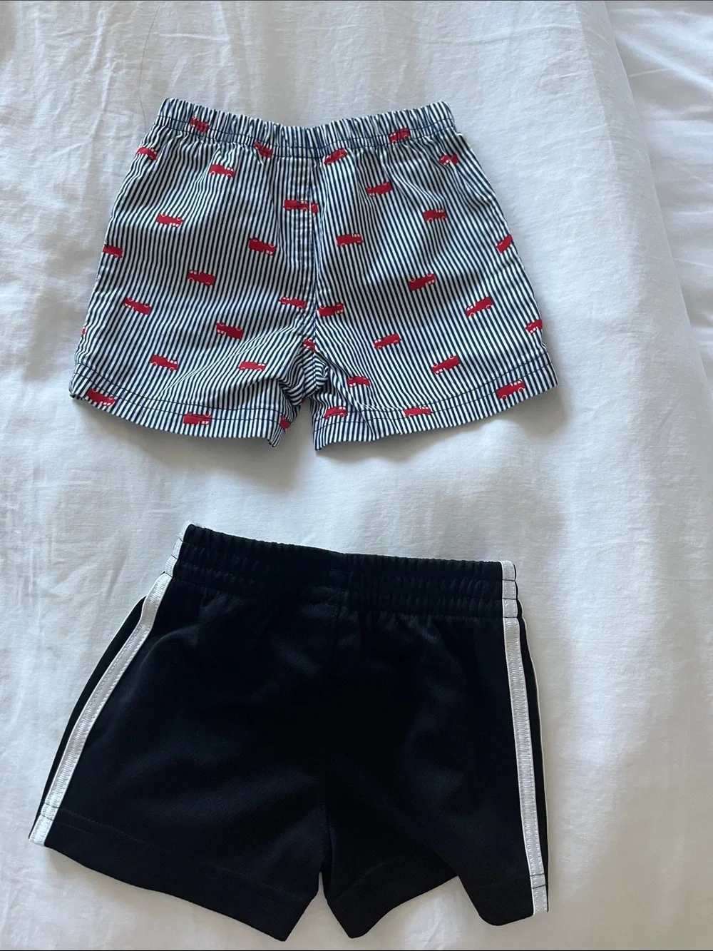 2 shorts adidas size 3m striped 6m